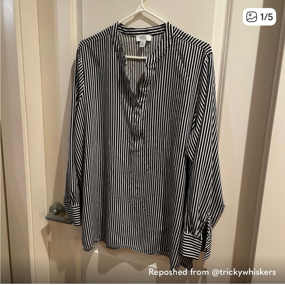 Lord & Taylor black and white striped button / tunic (XXL)